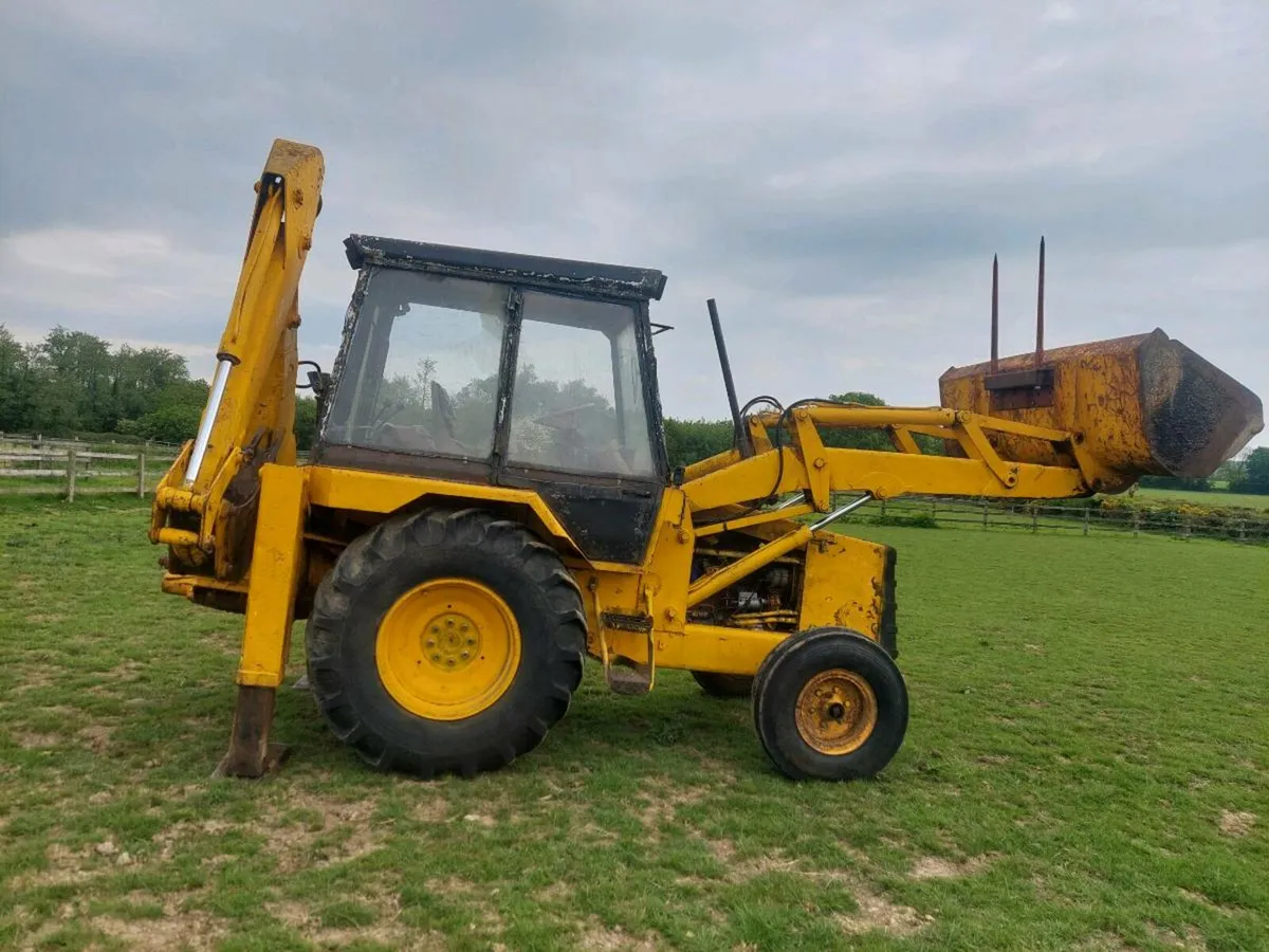 JCB 3CX Digger - Image 2