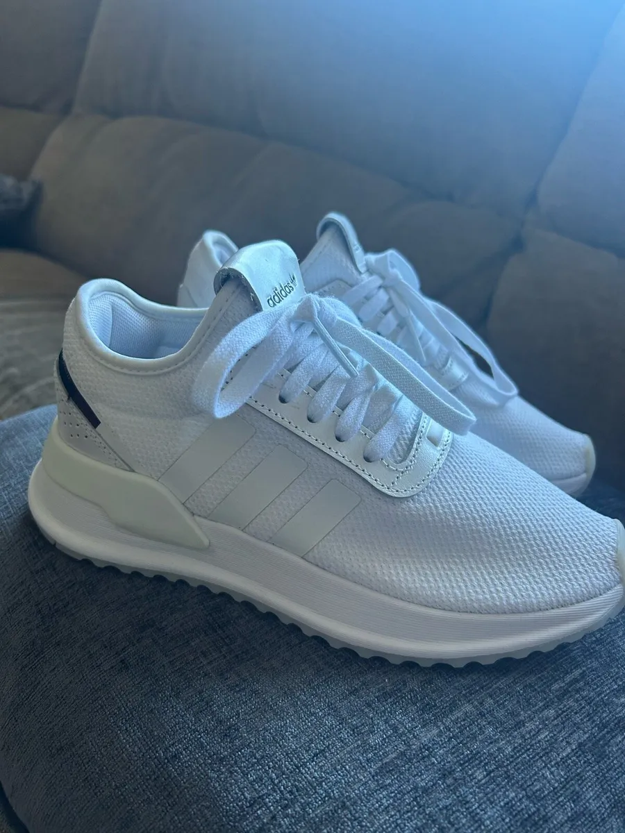 White Adidas Runners Women - Image 2