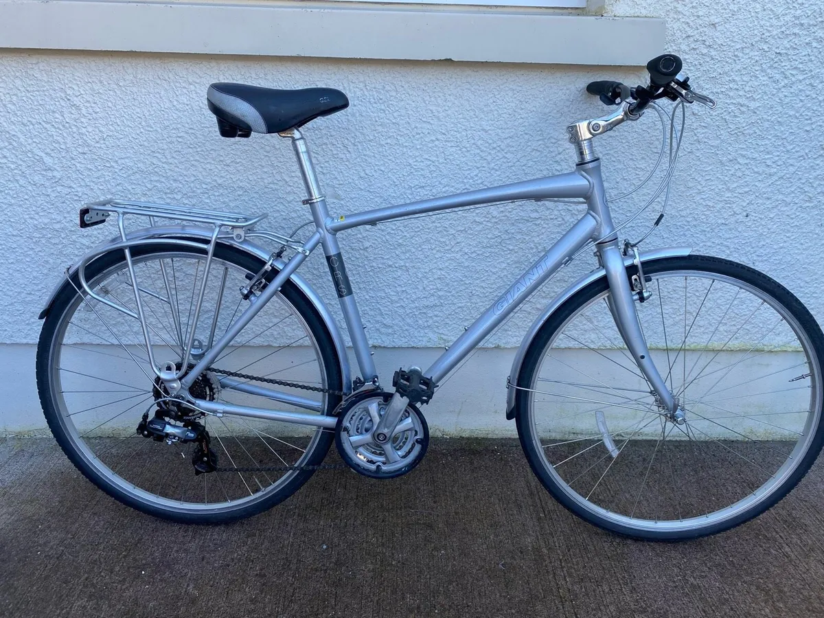 Like new Giant CSR4 Large hybrid 28 inch - Image 1