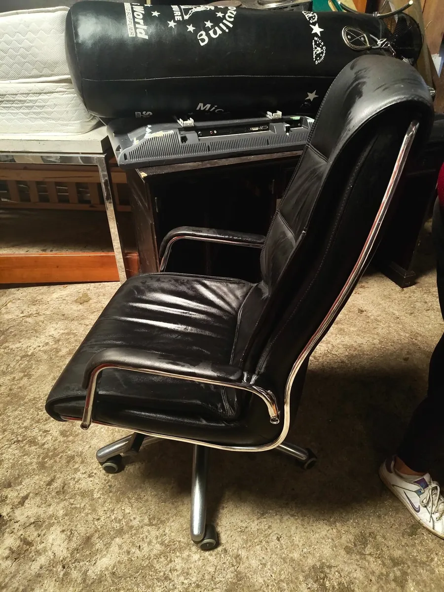 Office Chair - Image 1