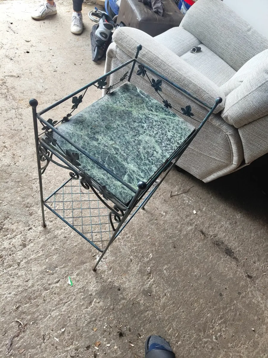 metal stand - Image 3