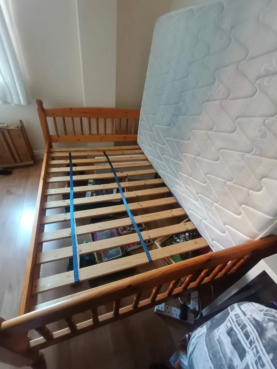 Queen size bed and mattress - Image 2