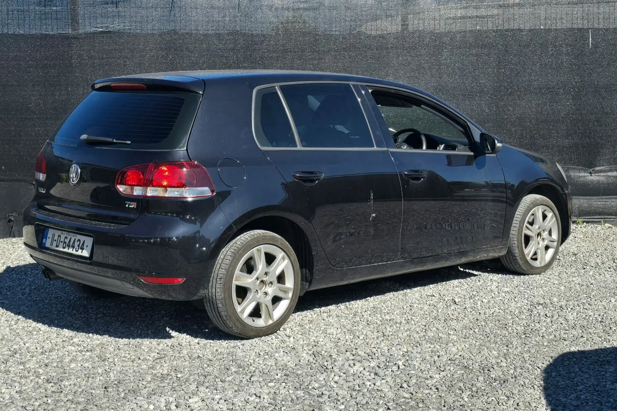 2011 Volkswagen Golf 1.4 TSI AUTO DSG - Image 3