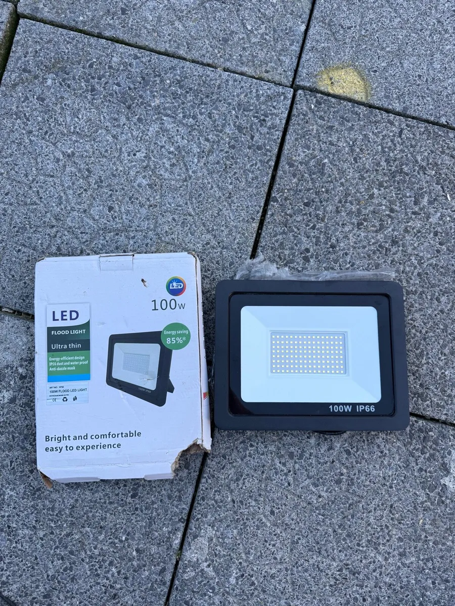 LED FLOOD LIGHT