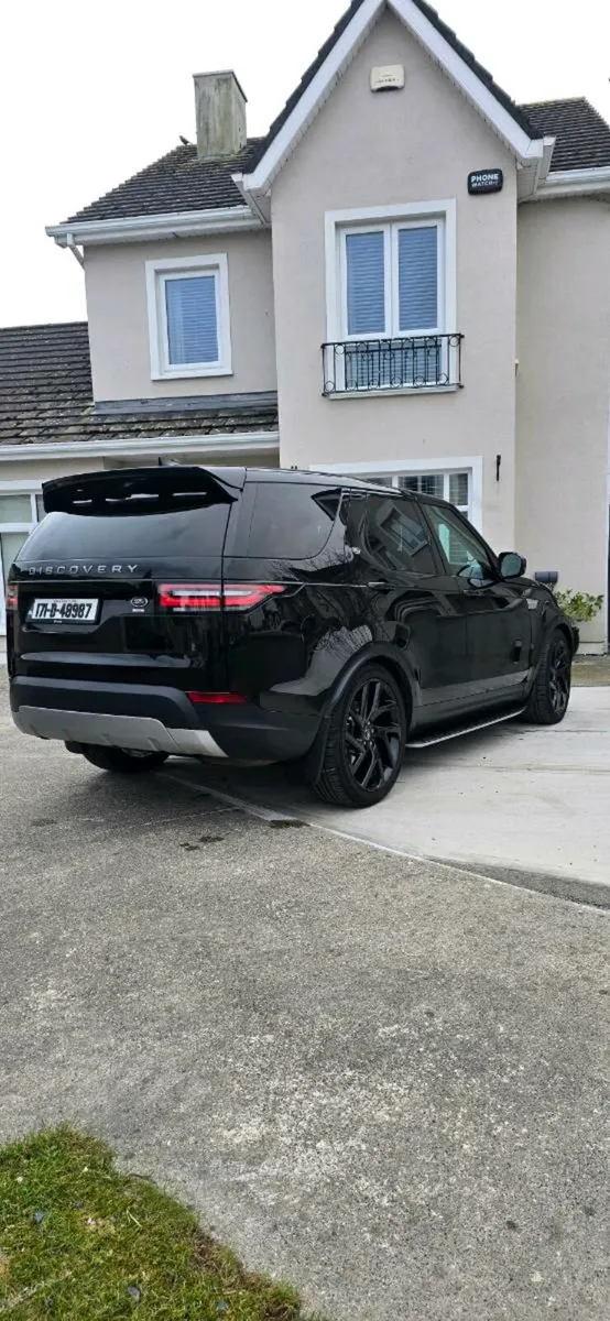 171 Land Rover Discovery HSE LUX 240bhp - Image 1
