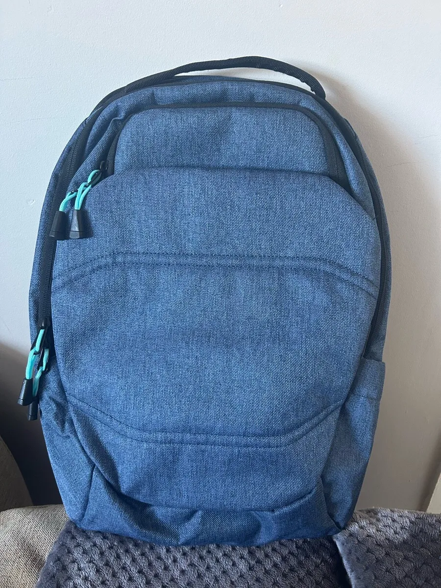 Targus Blue Backpack - Image 1