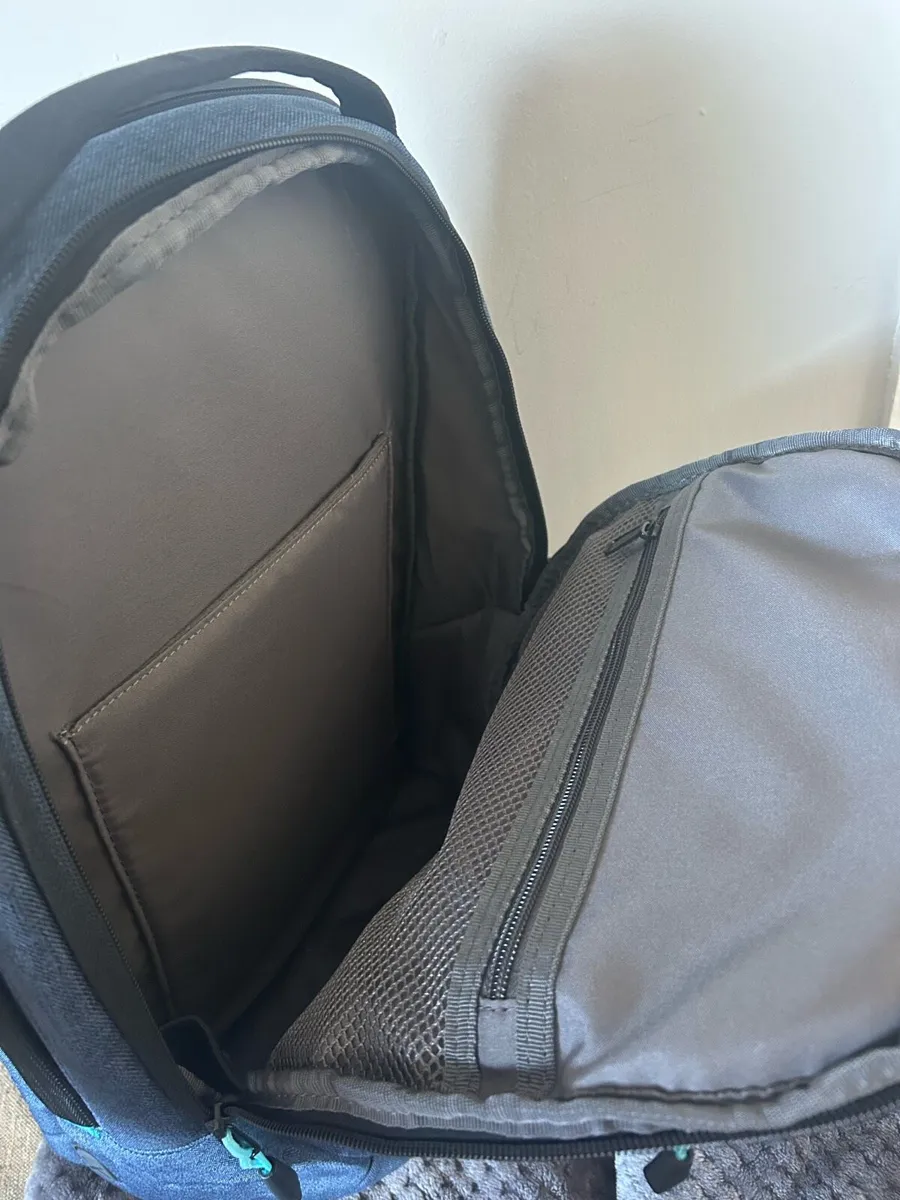 Targus Blue Backpack - Image 3