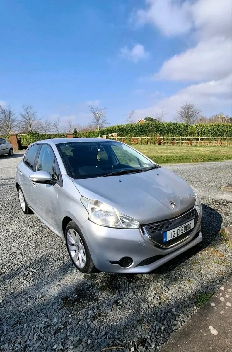 Peugeot 208 1.4 - Image 1