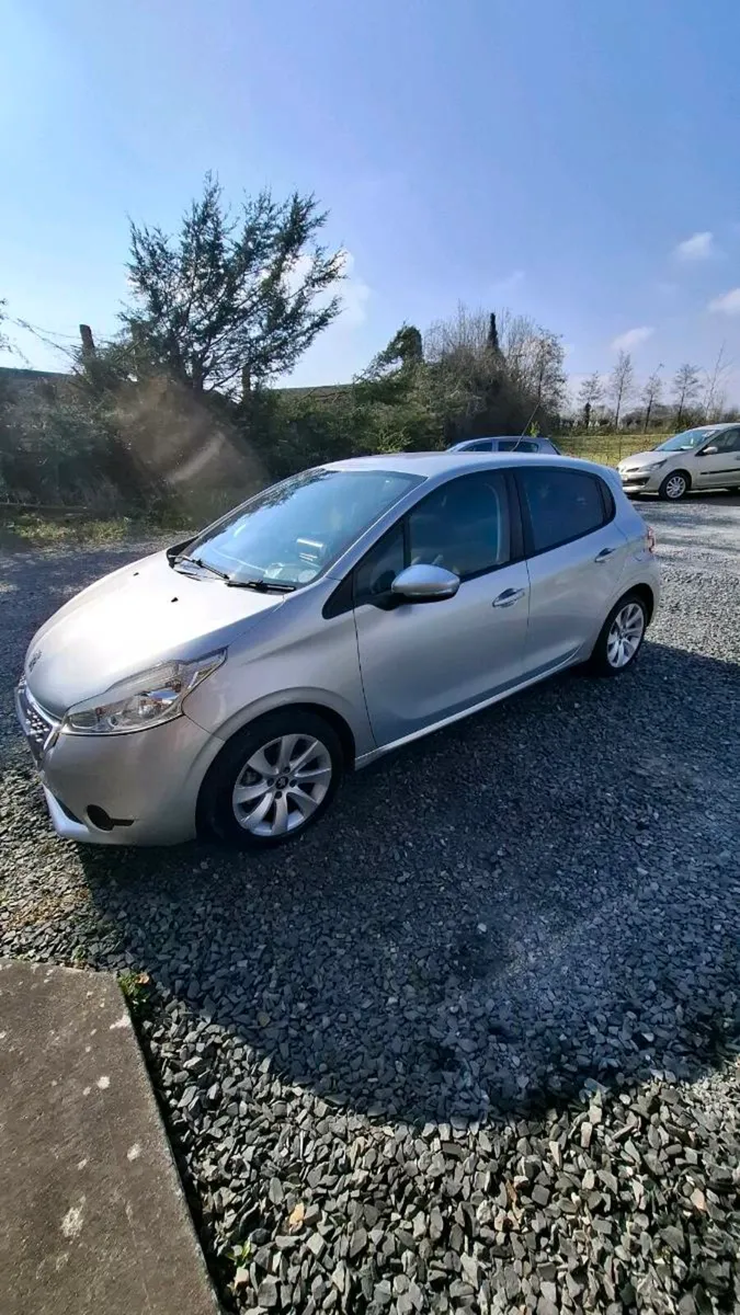 Peugeot 208 1.4 - Image 2