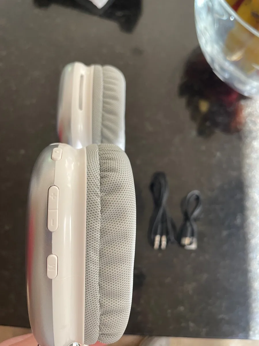 Wireless headphones - Image 4