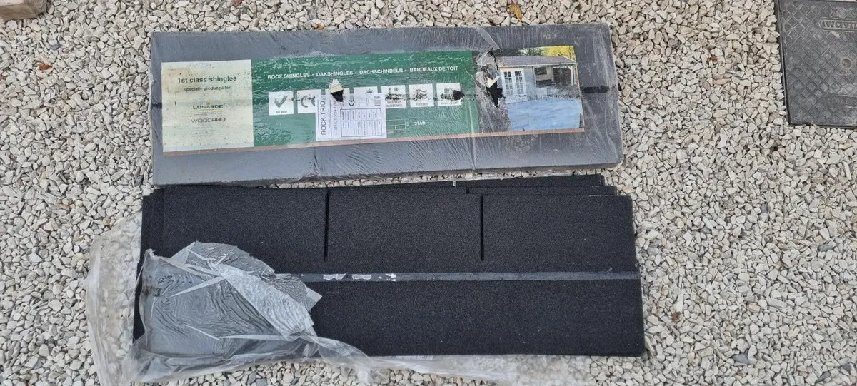 Roof Shingles 1000mm x 333mm. Qty 29pcs - Image 1