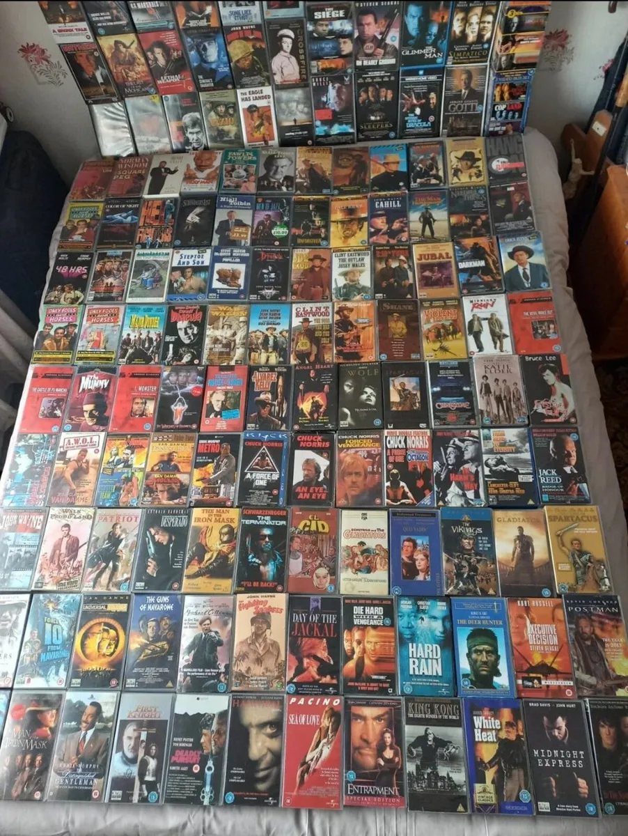 480 movie Dvds.. 215 Videos... 90 music Cds... - Image 3