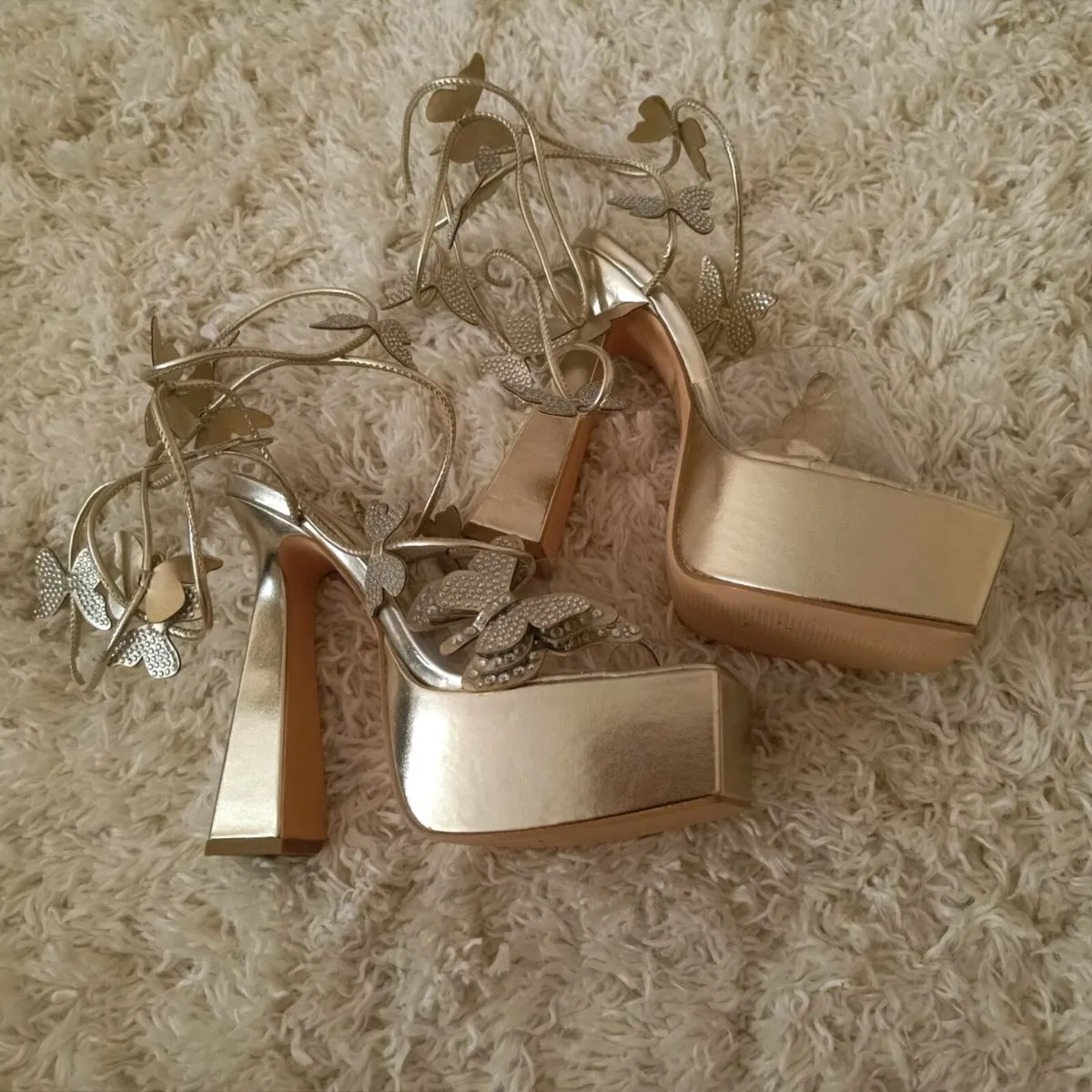 Golden butterfly wrap around the legs - Image 2