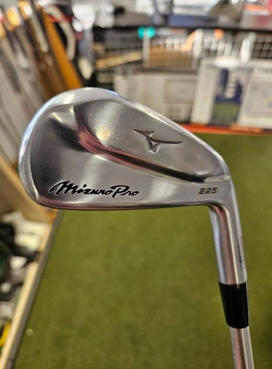 Mizuno Pro 225 Forged 2 Iron - Image 1