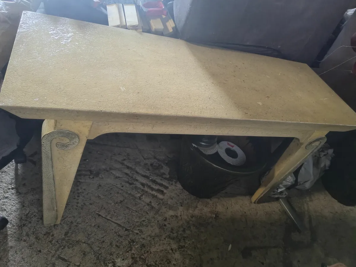 Big table - Image 1