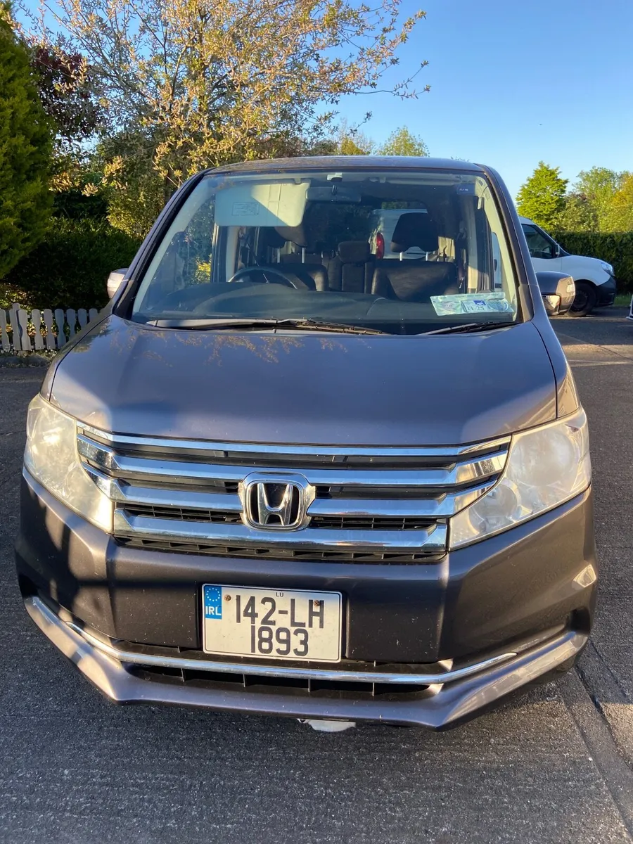 Honda Stepwagon 2014 - Image 1