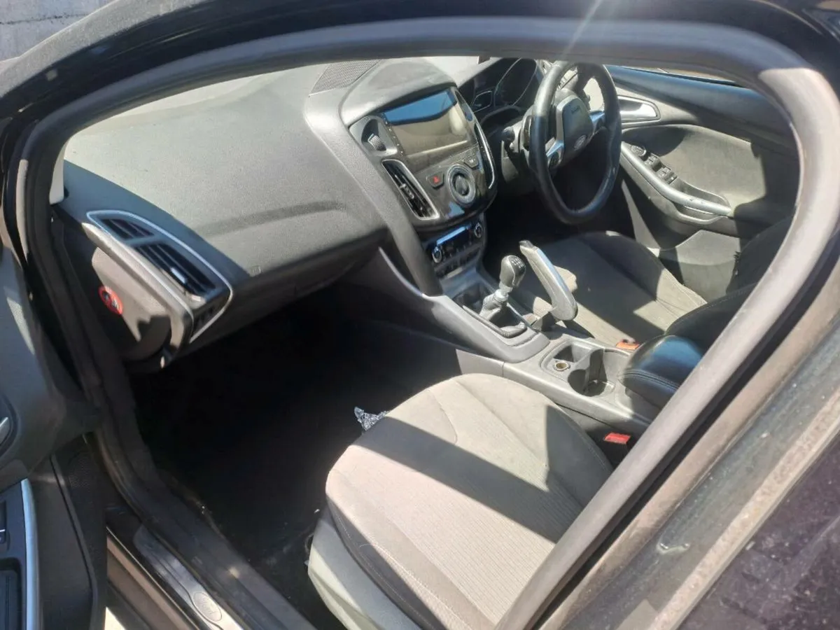 12 Ford Focus 1.6 hdi breaking for parts - Image 3