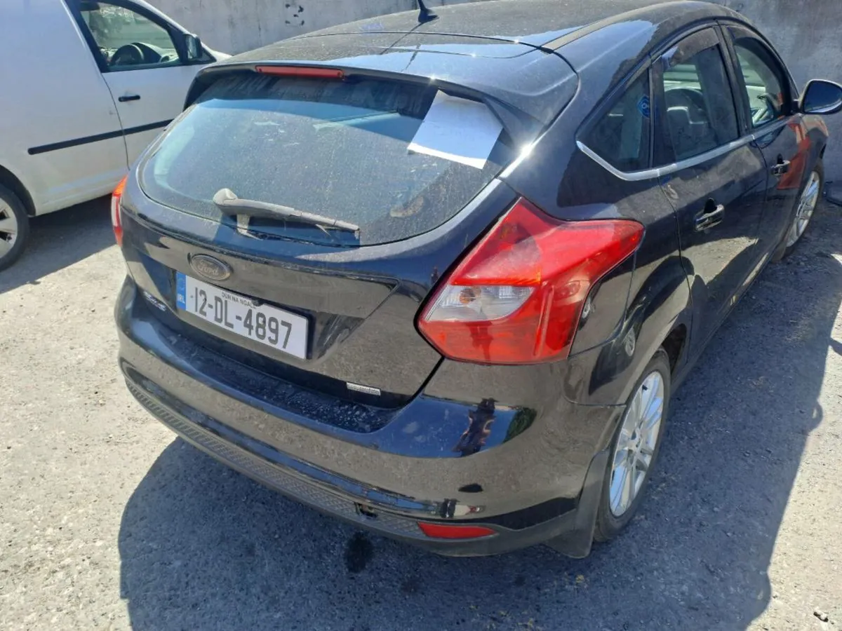 12 Ford Focus 1.6 hdi breaking for parts - Image 4