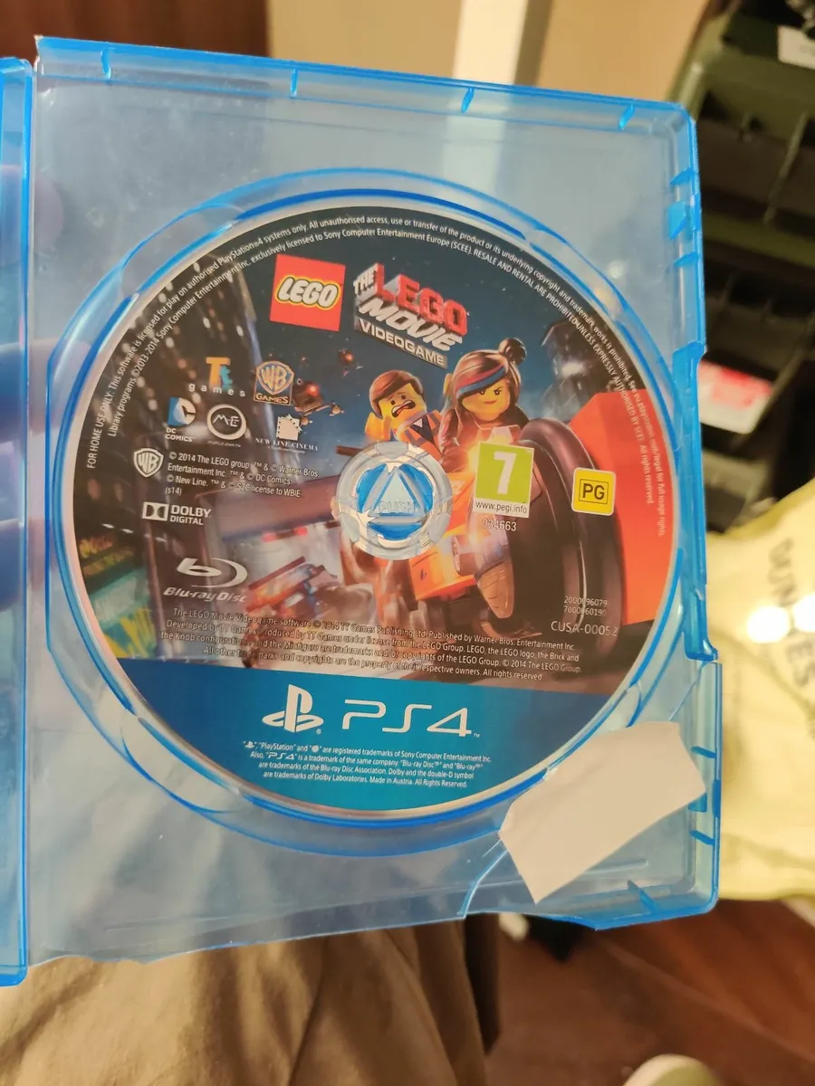 PlayStation 4 500gb + 4 games - Image 2