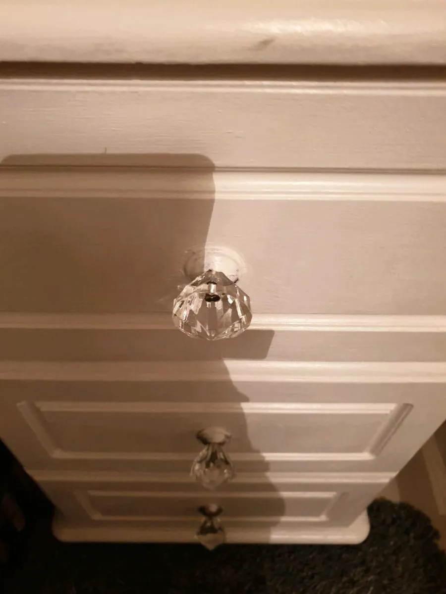 Bedroom furniture - Image 2