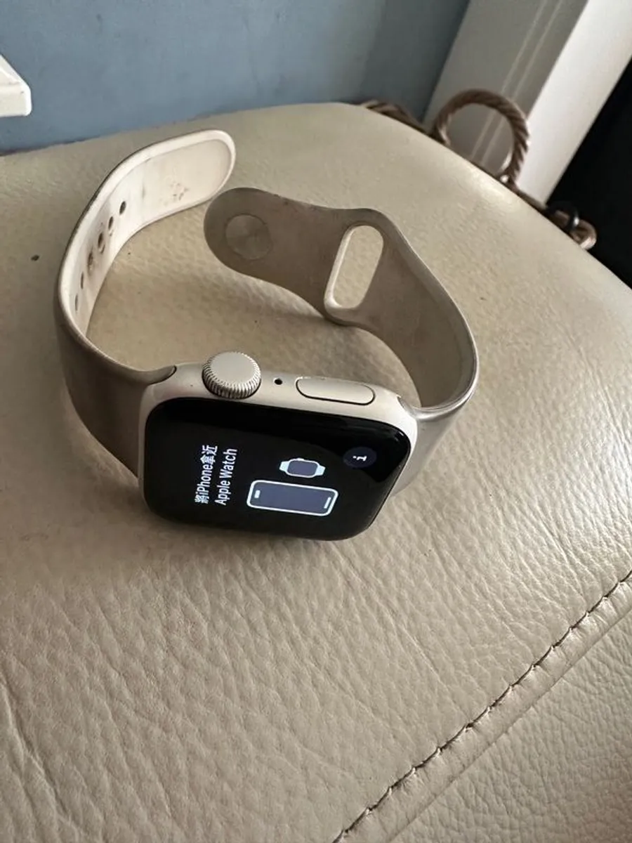 Apple Watch SE (GPS) (2nd Generation) - Image 2