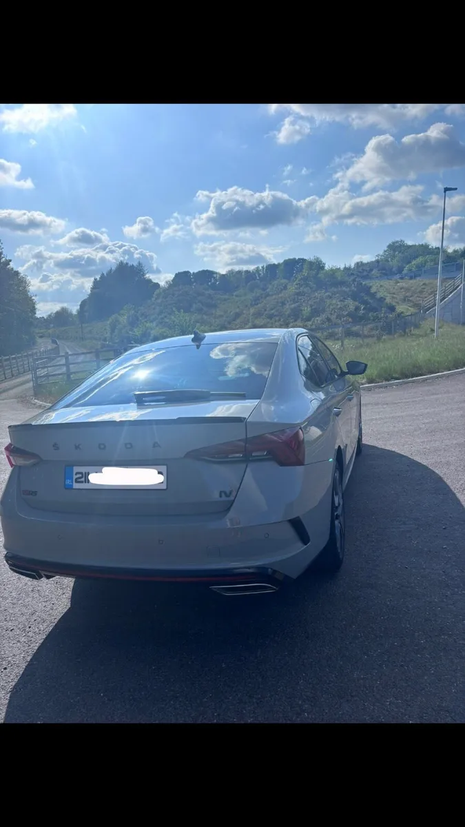 2021 Skoda Octavia VRS 1.4 petrol hybrid 245bhp - Image 3