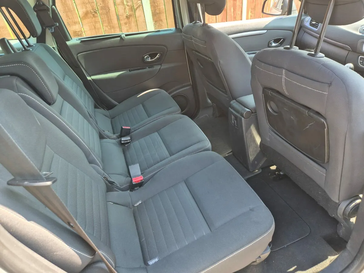 Renault Grand Scenic - Image 4