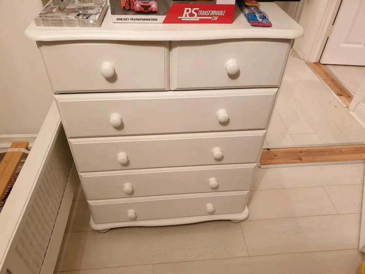 Bedroom furniture - Image 4
