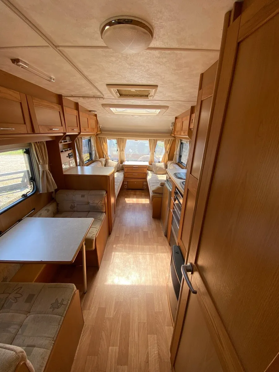Compass caravan - Image 2