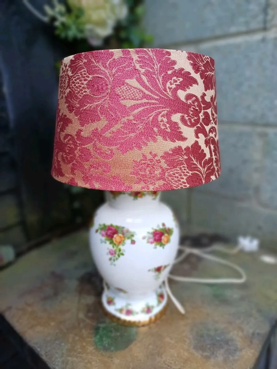 1962 Old Country Rose Table Lamp - Image 1
