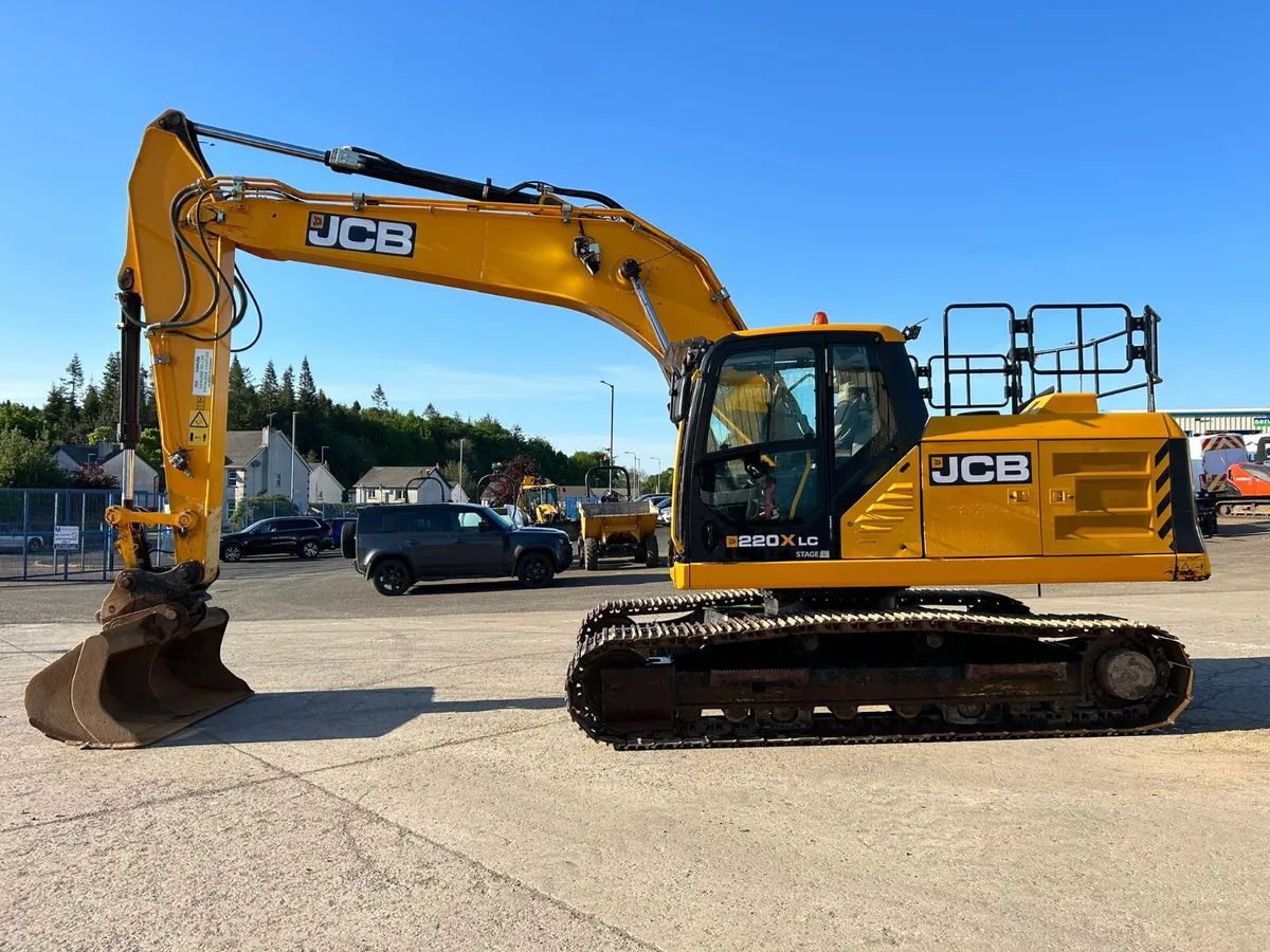 2022 JCB 220X Only 3877Hrs - MULLANS - Image 3