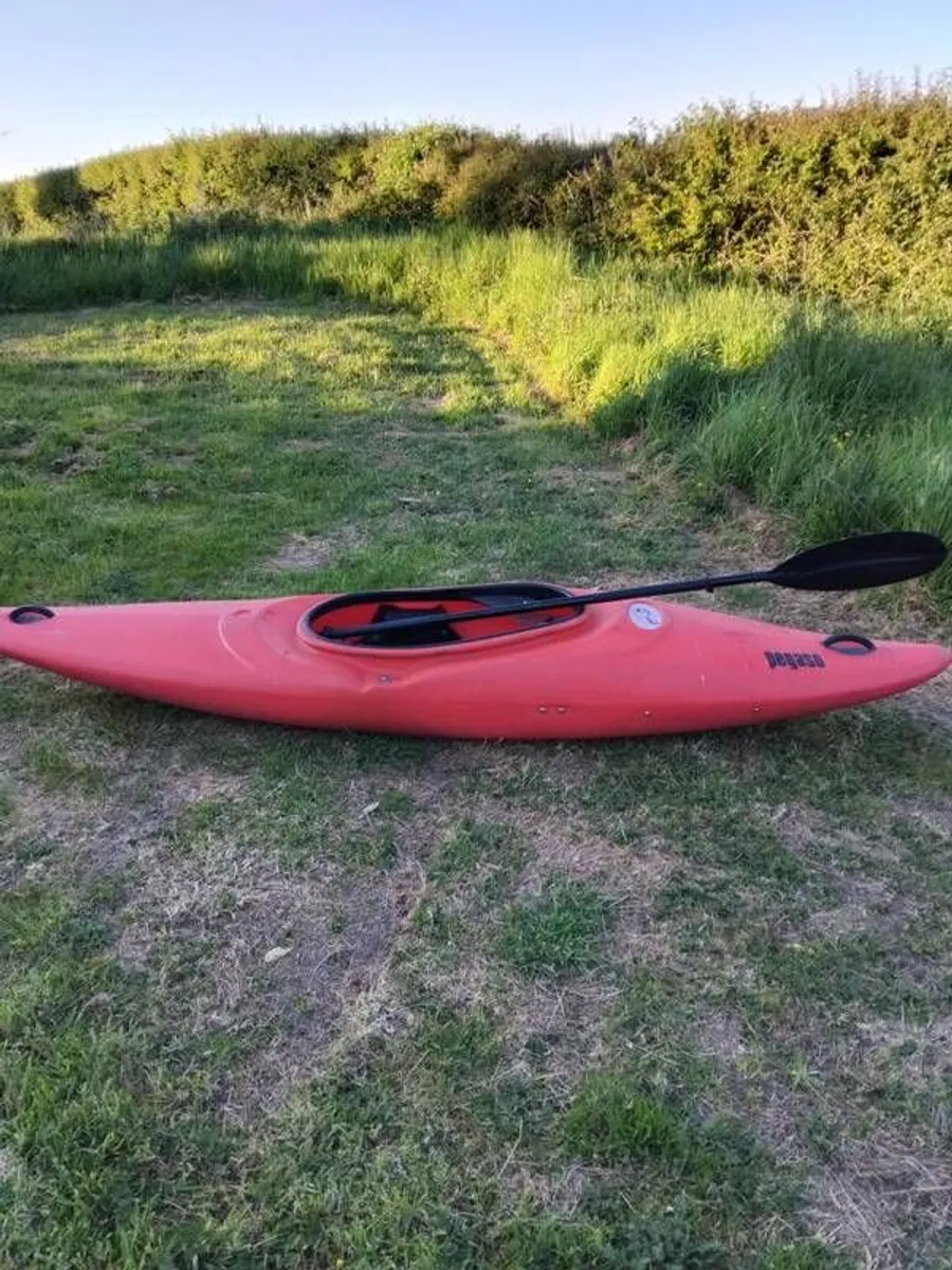 Pegaso canoe and paddle. Big size opening - Image 1