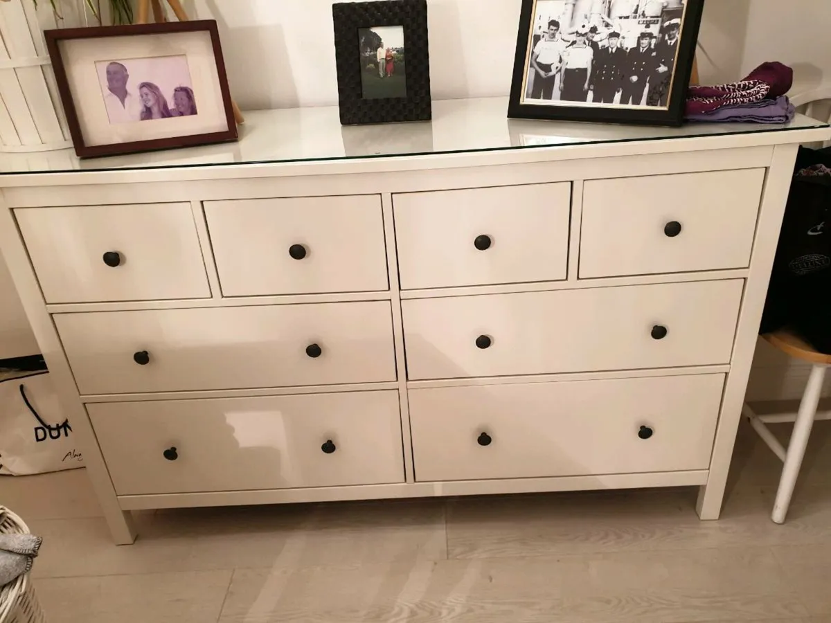 Chest off drawers - Image 1