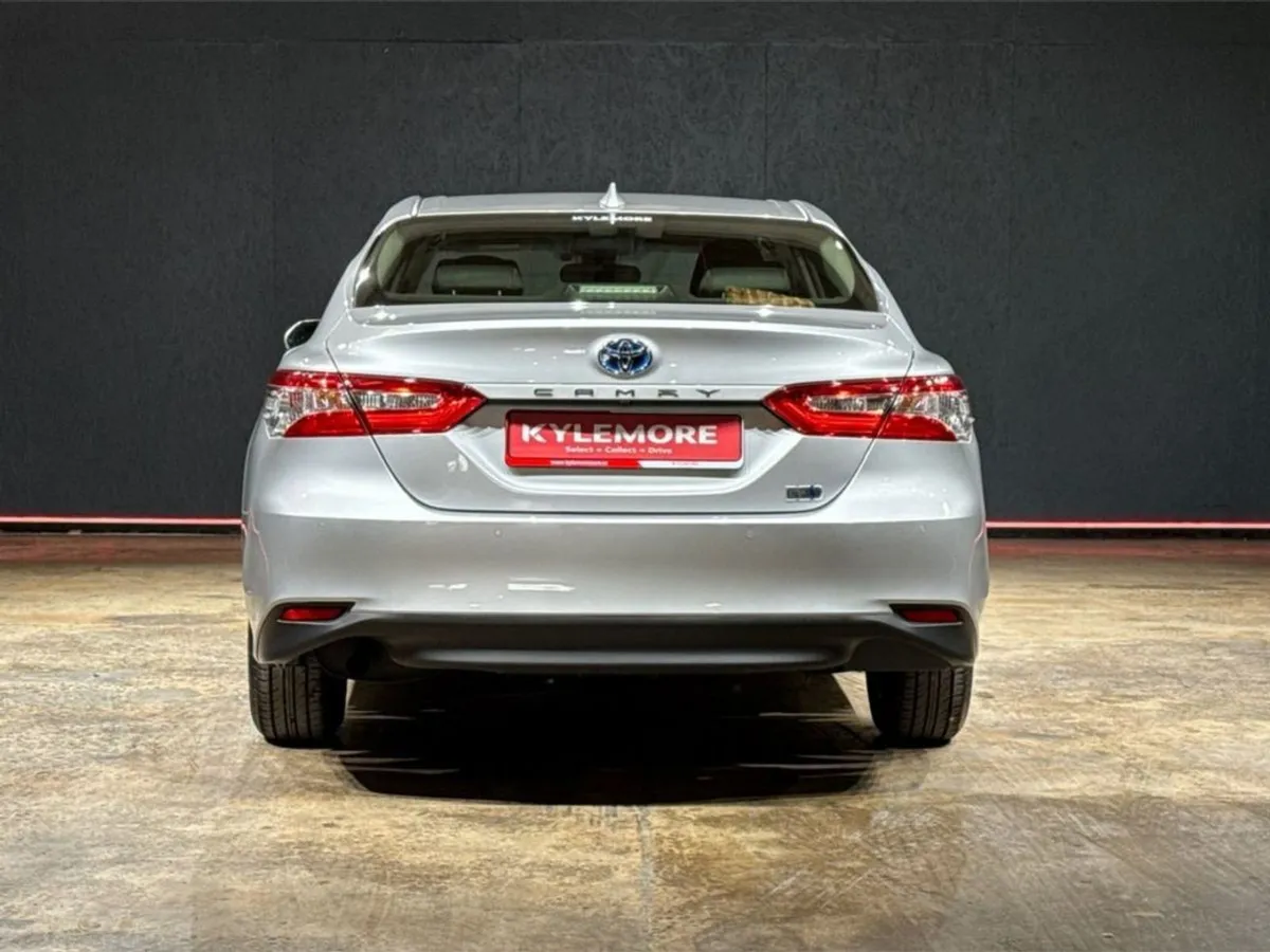 Toyota Camry 2.5 Hybrid - Low Mileage - Reverse C - Image 4