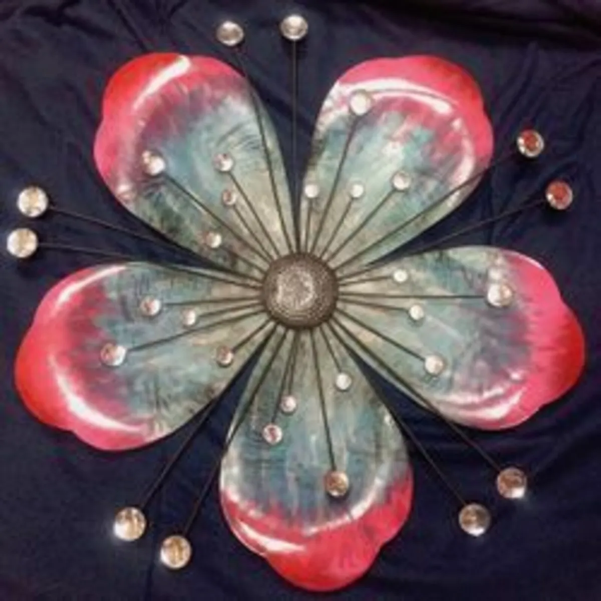 Decorative metallic flower with light reflecting - Image 1