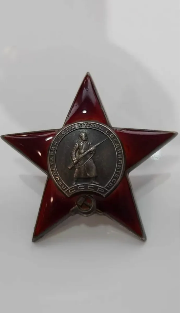 WW2 Soviet Orders of Red Star, Silver - Image 1