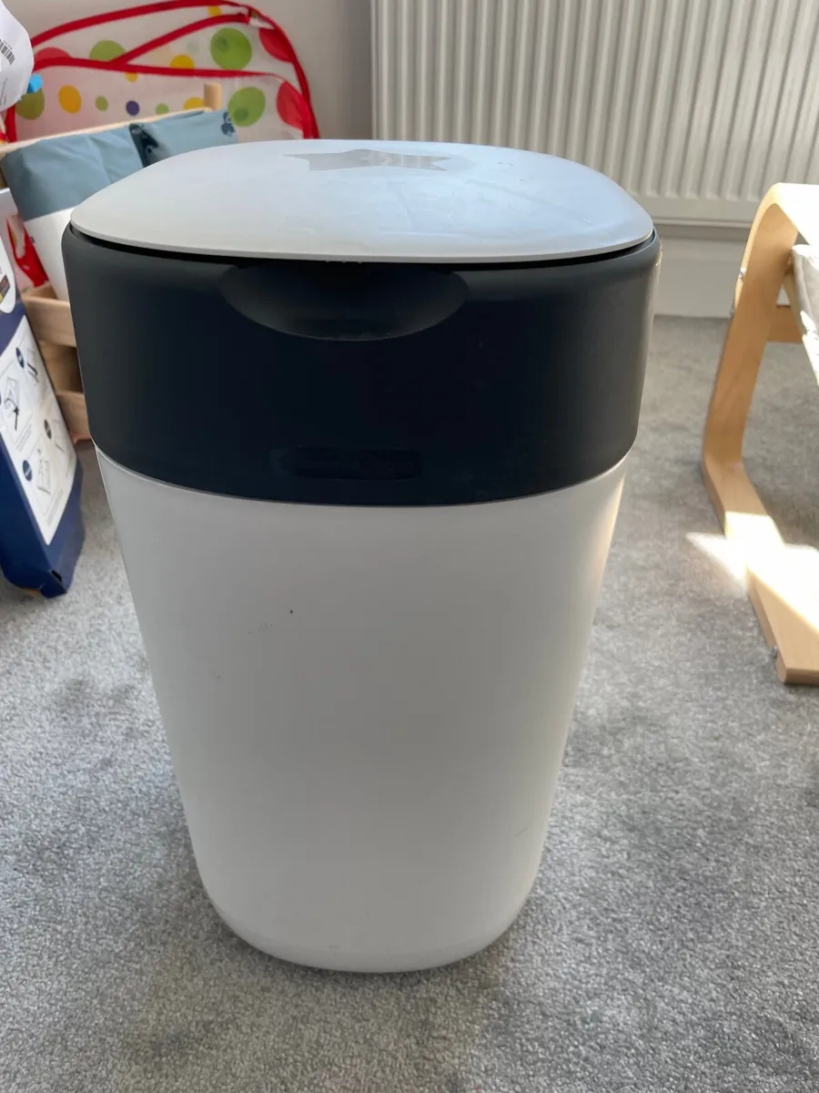 Tommee Tippee nappy bin and refills x 2 - Image 1