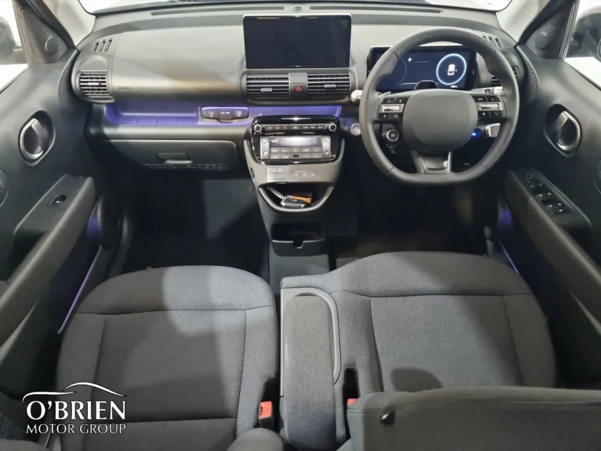 Hyundai INSTER Elegance 49kw - Image 2