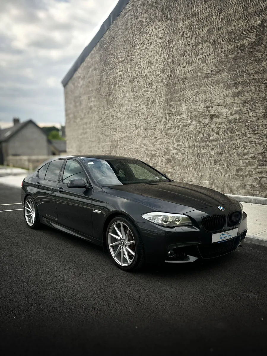 BMW 5-Series 2011 - Image 1