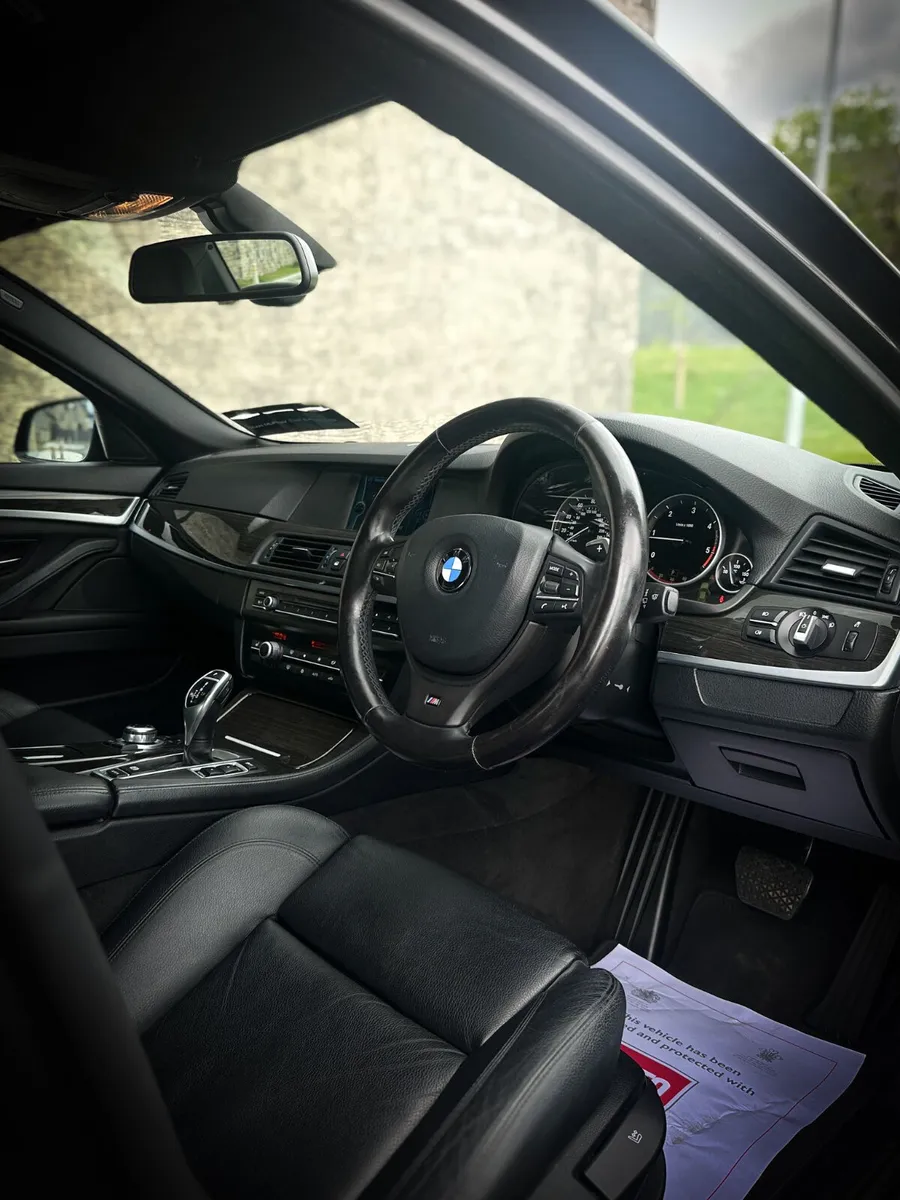 BMW 5-Series 2011 - Image 3