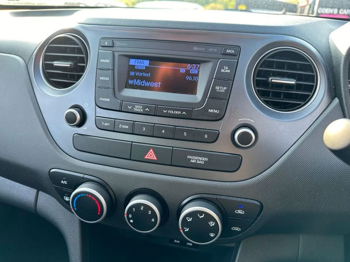 Hyundai i10 1.2 87 BHP SE Petrol Automatic - Image 3
