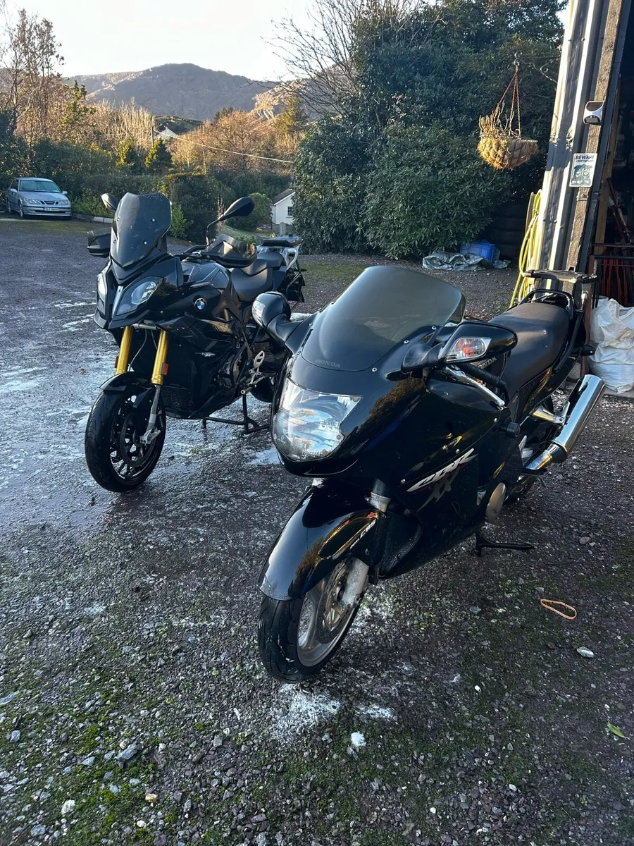 Honda CBR 1100 BLACKBIRD - Image 1