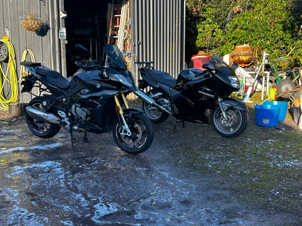 Honda CBR 1100 BLACKBIRD - Image 3