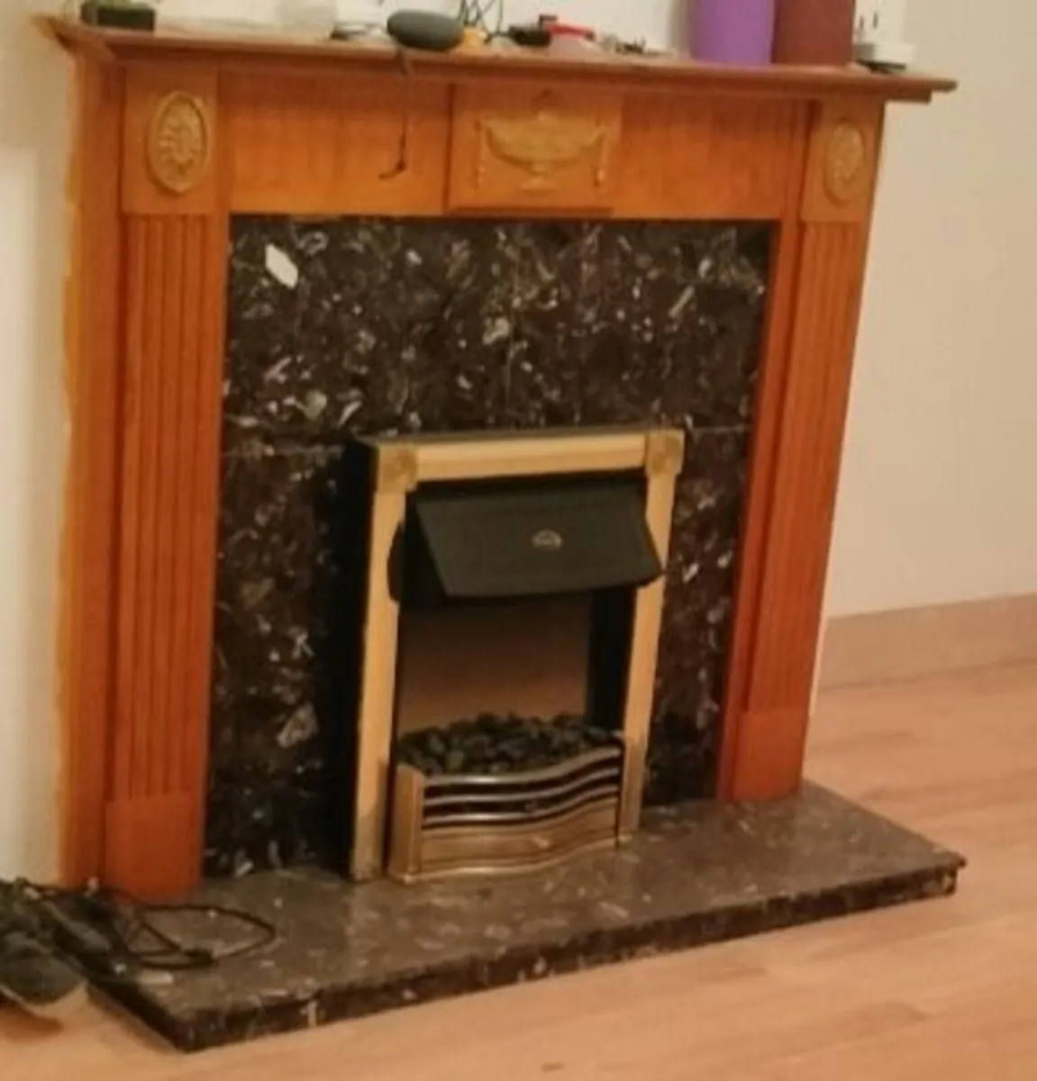 Fireplace  with hearth - Image 1