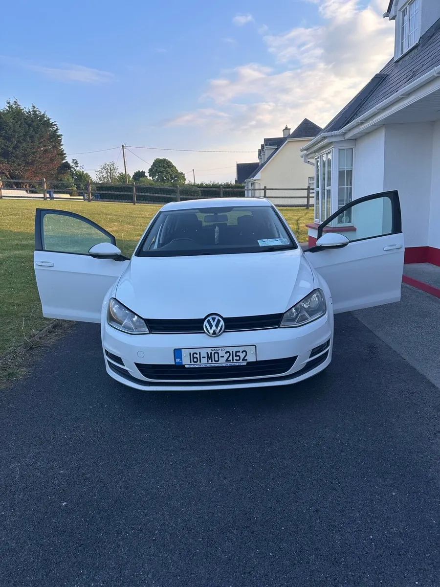 2016 Volkswagen Golf - Image 1