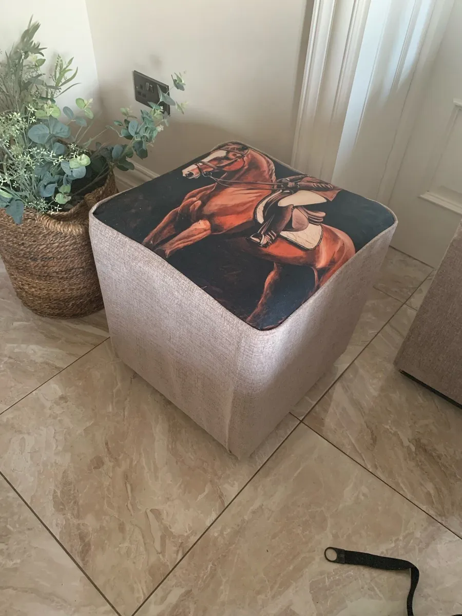 Pair of horse stools - Image 2