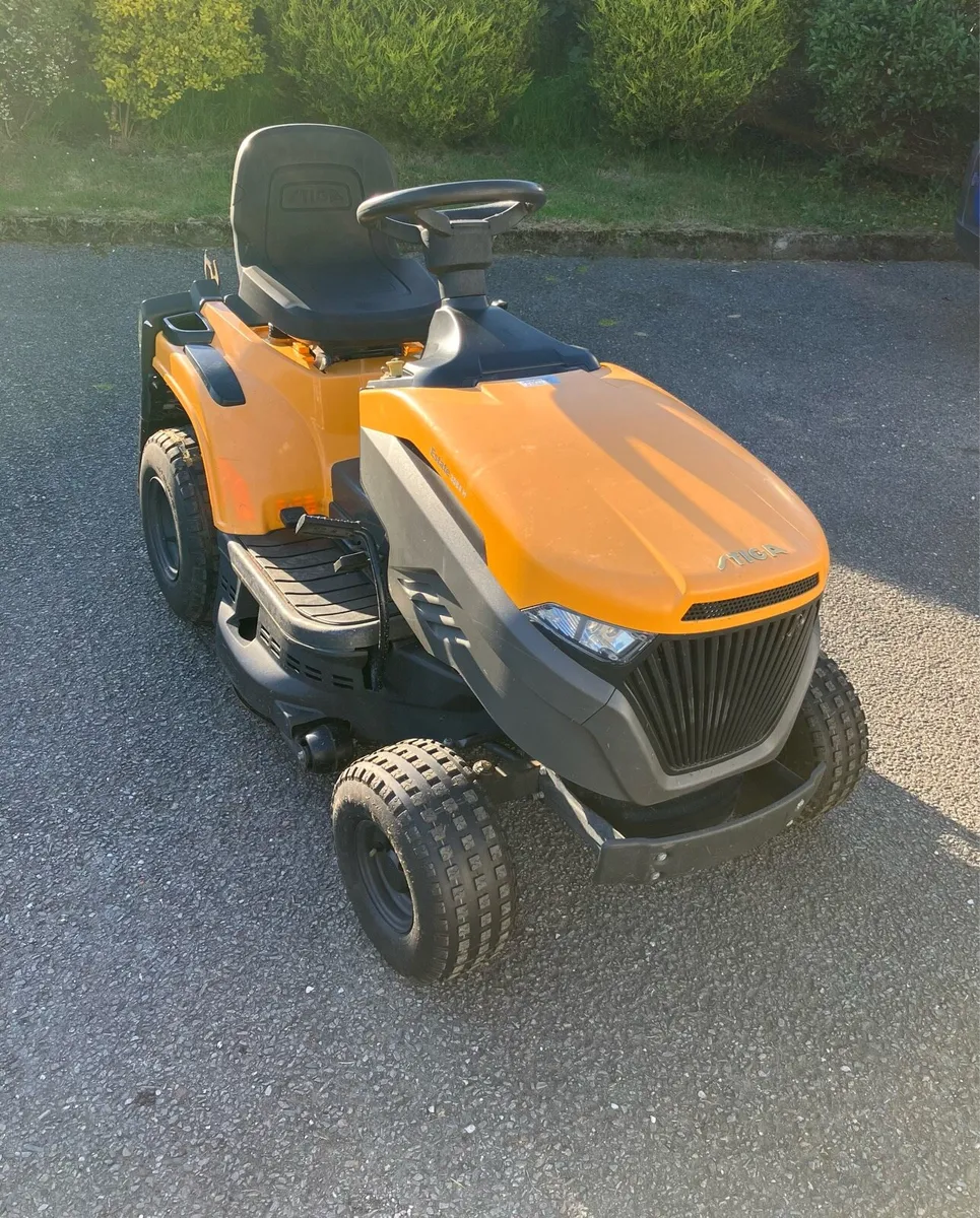 Ride on lawnmower - Image 2