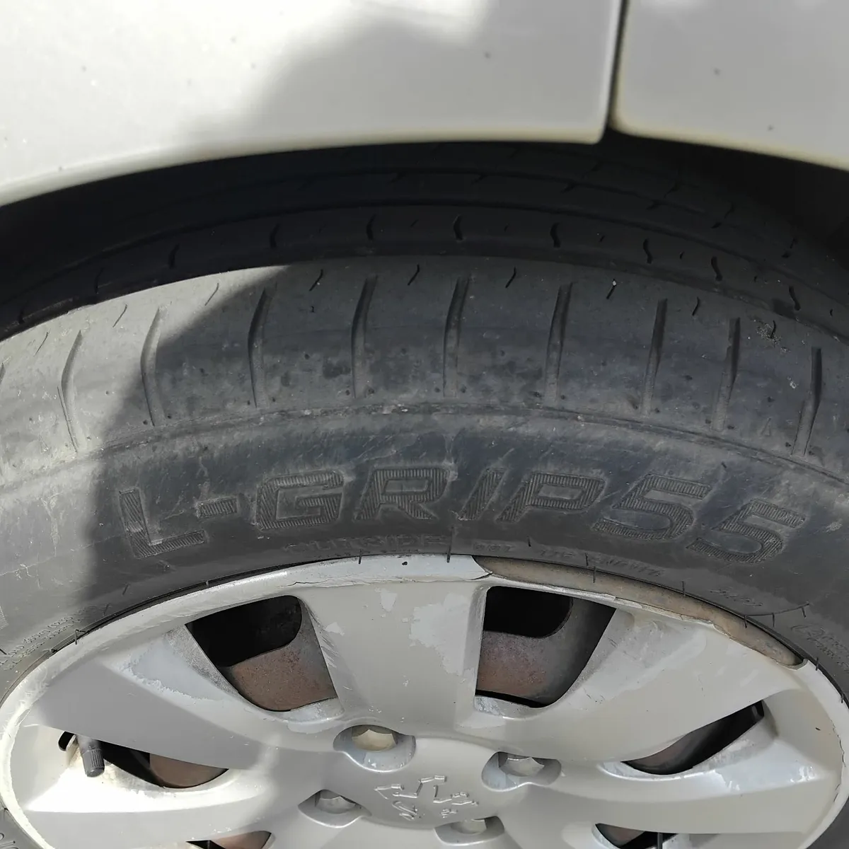Peugeot 207 for parts - Image 4