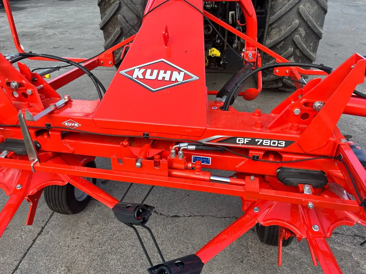 NEW KUHN 7803 6 rotor Tedder - Image 4