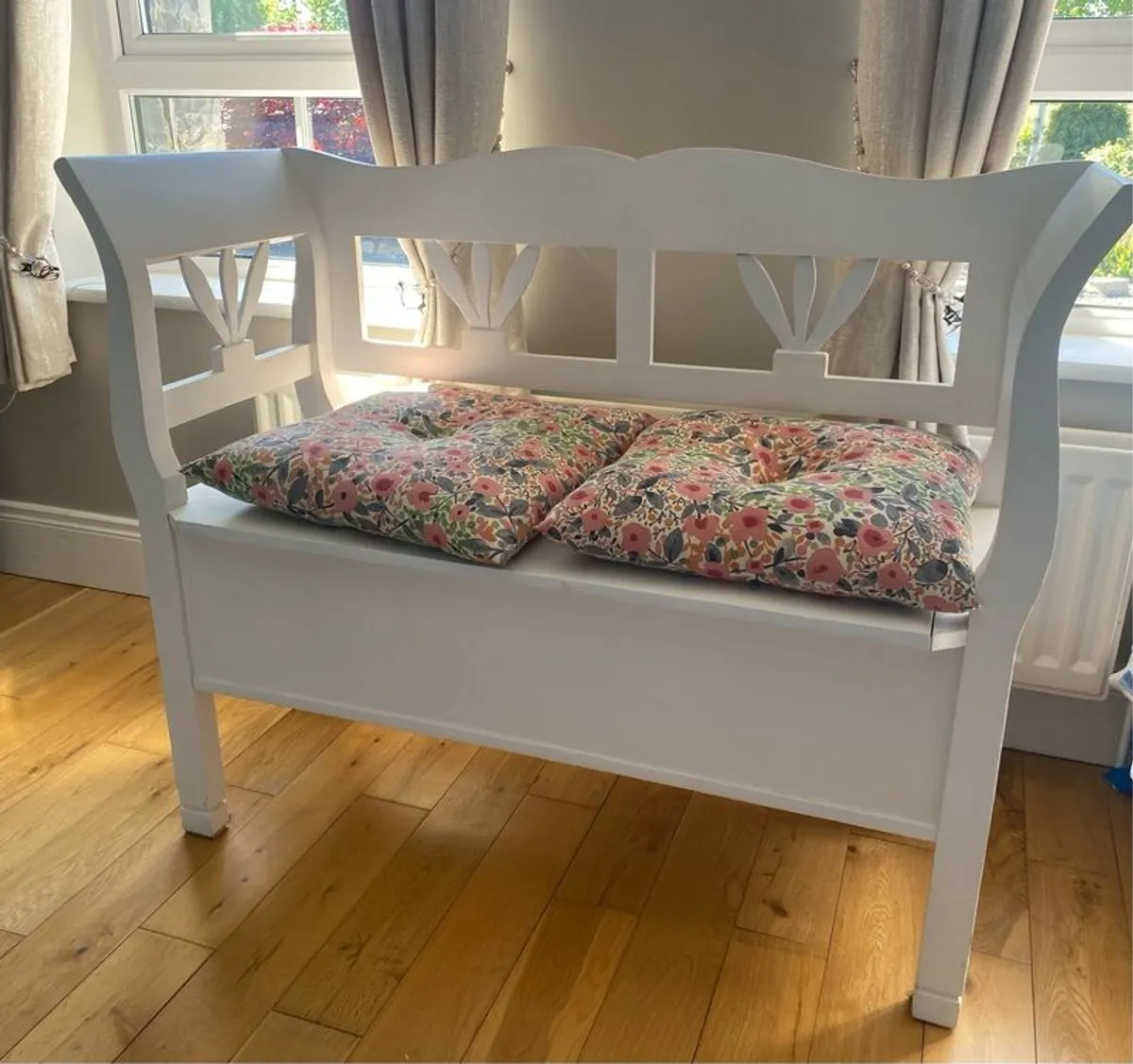 lovely storage bench. - Image 1